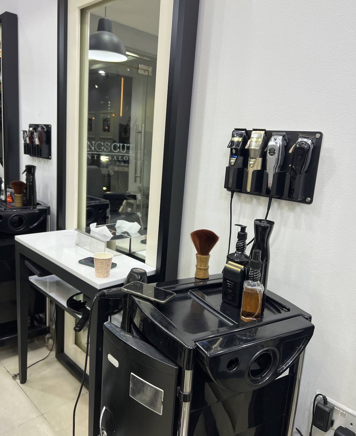 Barber station
